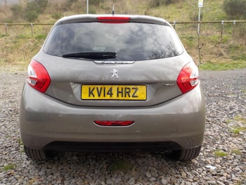 Used Peugeot 208 2014 for sale - 77769430: Photo