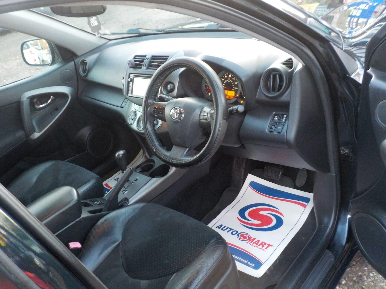 Used Toyota RAV4 2012 for sale - 76786615: Photo 10