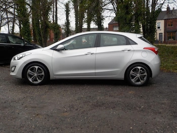Used Hyundai i30 2015 for sale - 77351992: Photo