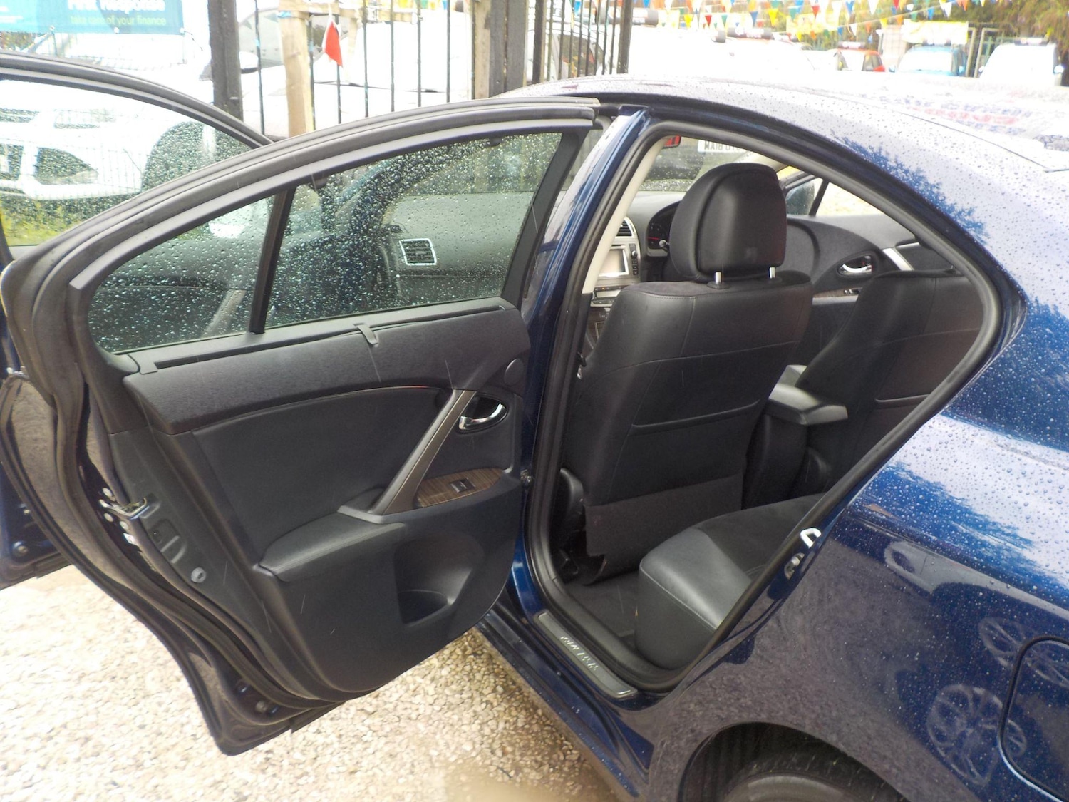 Used Toyota Avensis 2013 for sale - 76995062: Photo 24