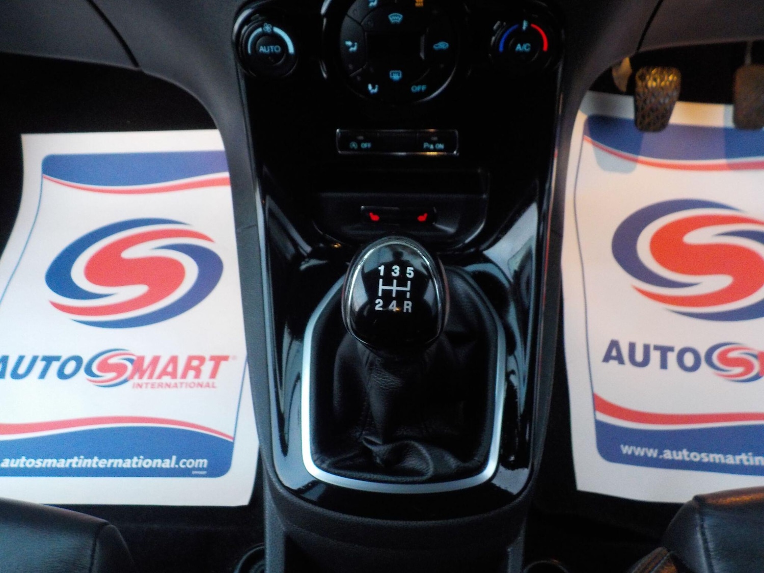 Used Ford Fiesta 2014 for sale - 76498919: Photo 15