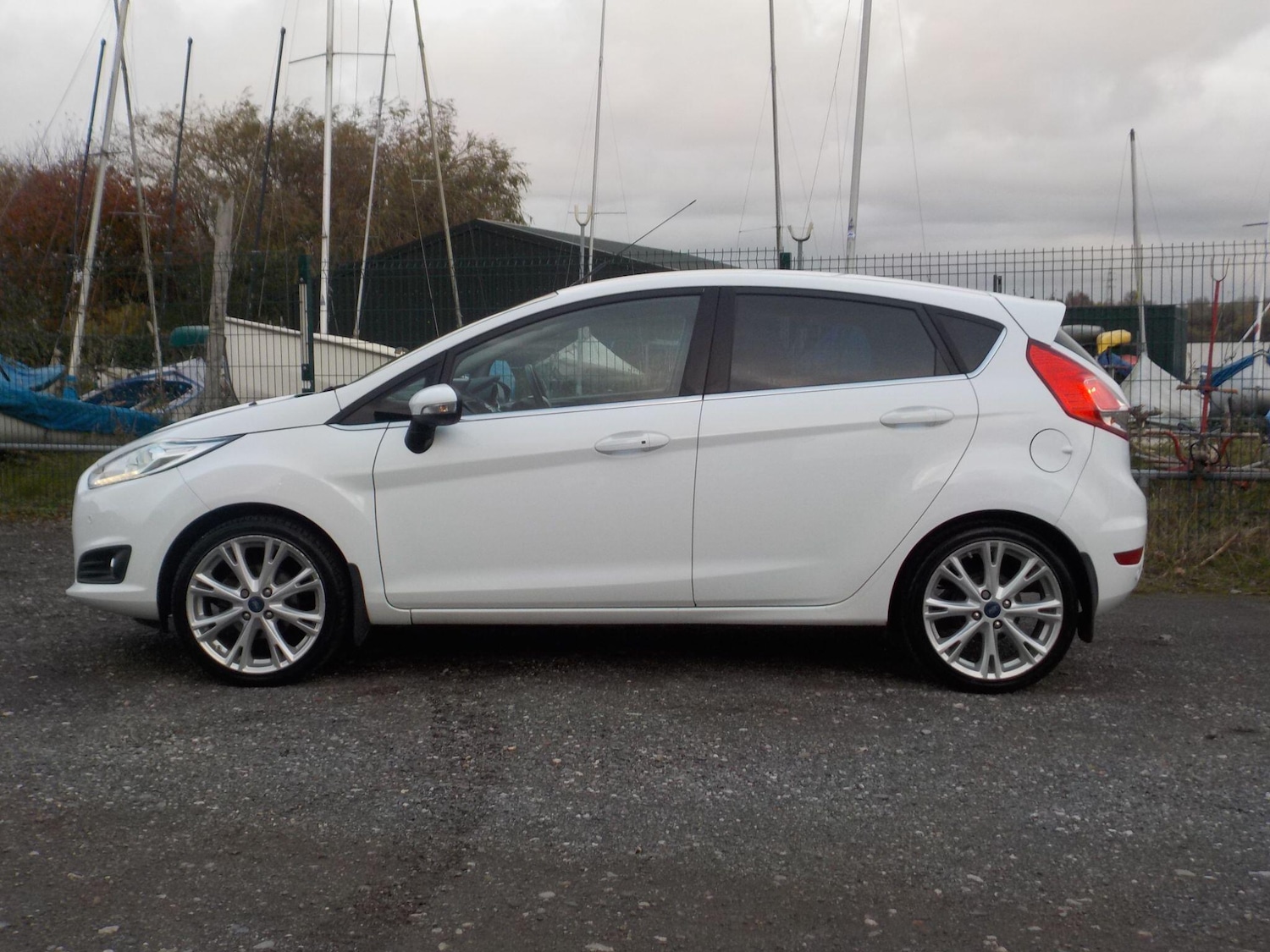 Used Ford Fiesta 2014 for sale - 76498919: Photo 2