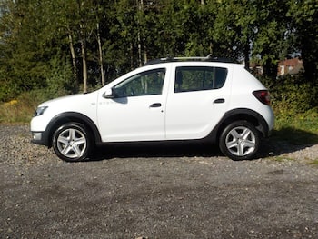 Used Dacia Sandero Stepway 2015 for sale - 79750917: Photo