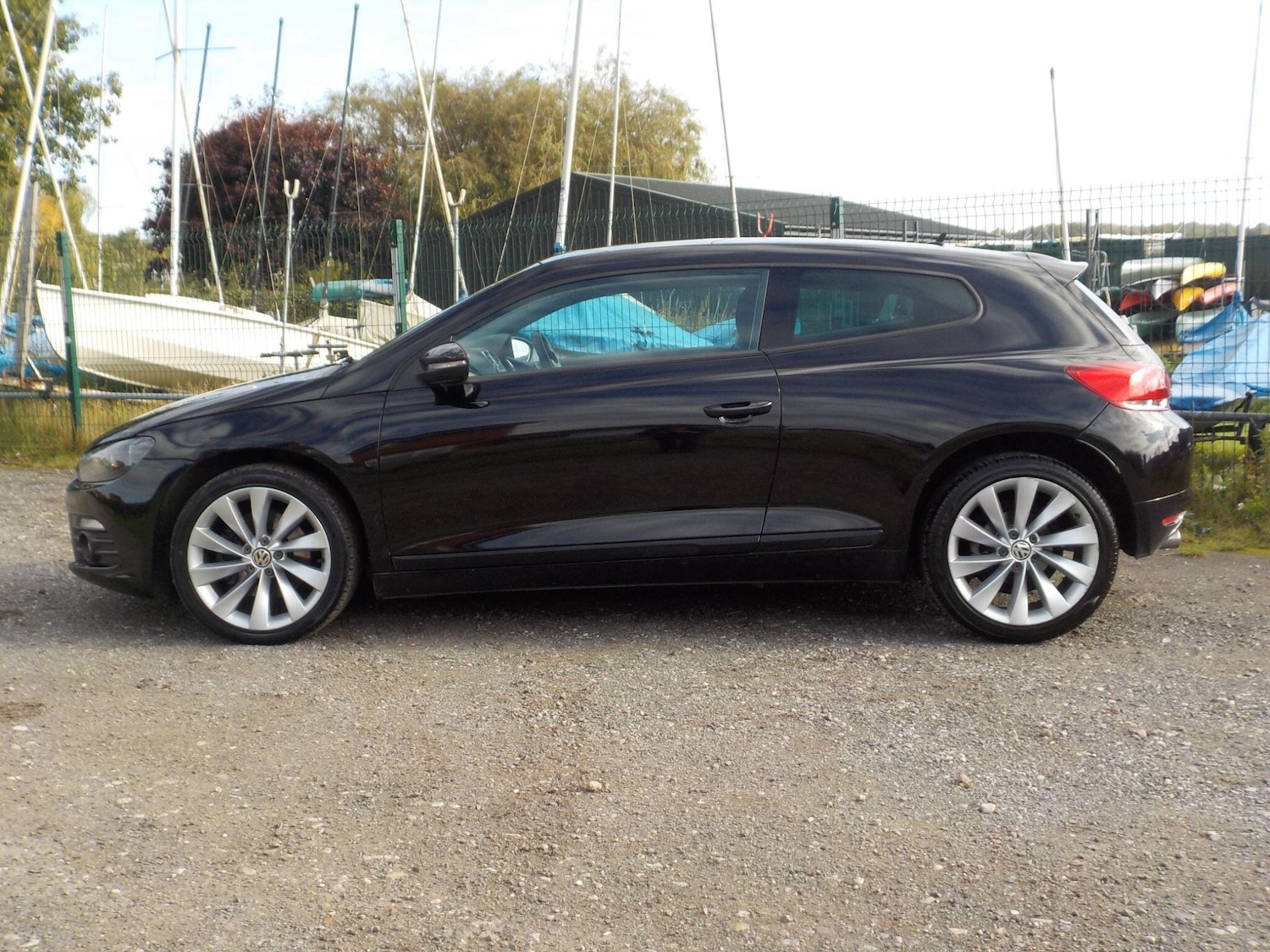Used Volkswagen Scirocco 2011 for sale - 76121338: Photo 2