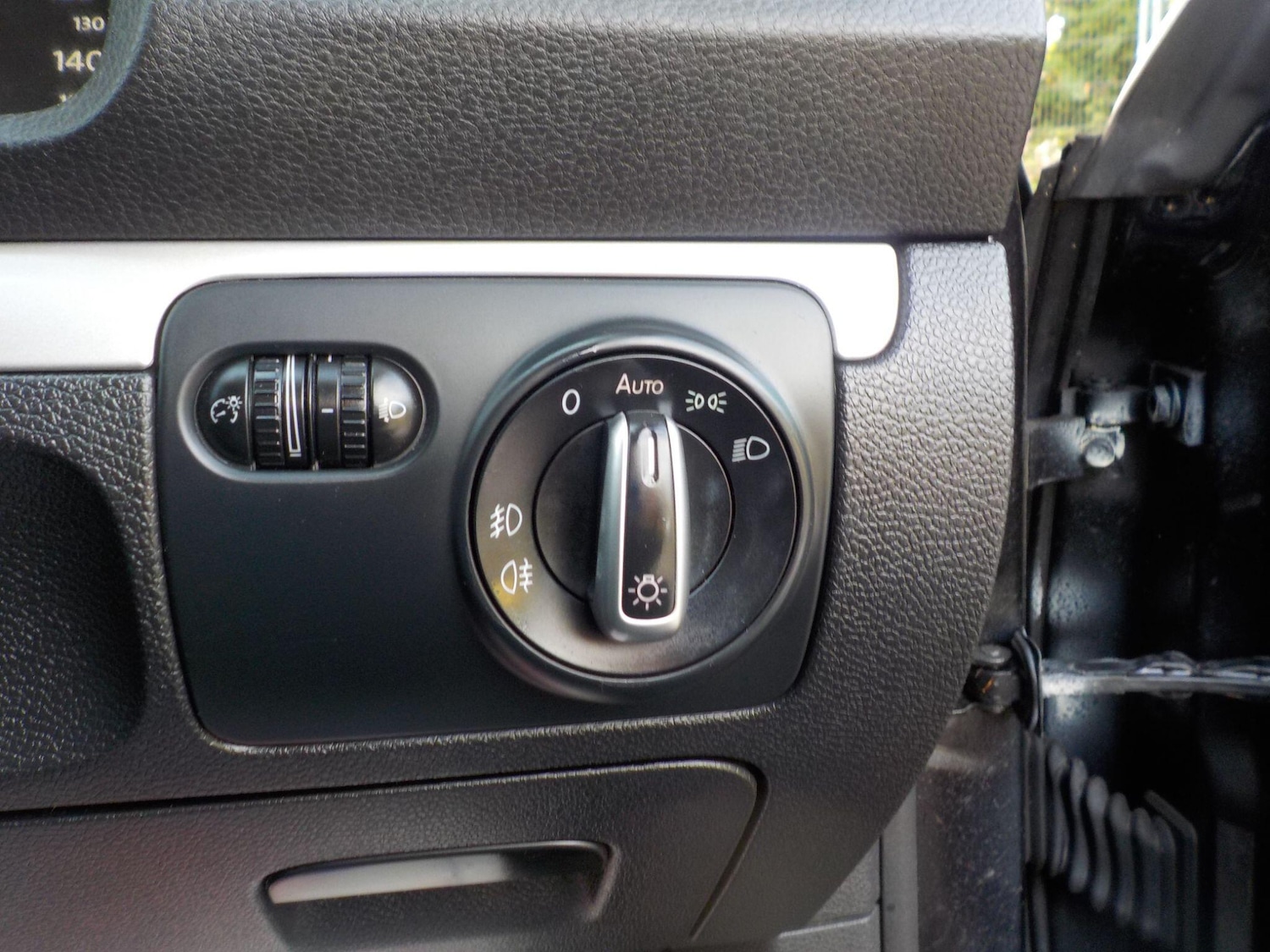 Used Volkswagen Scirocco 2011 for sale - 76121338: Photo 28