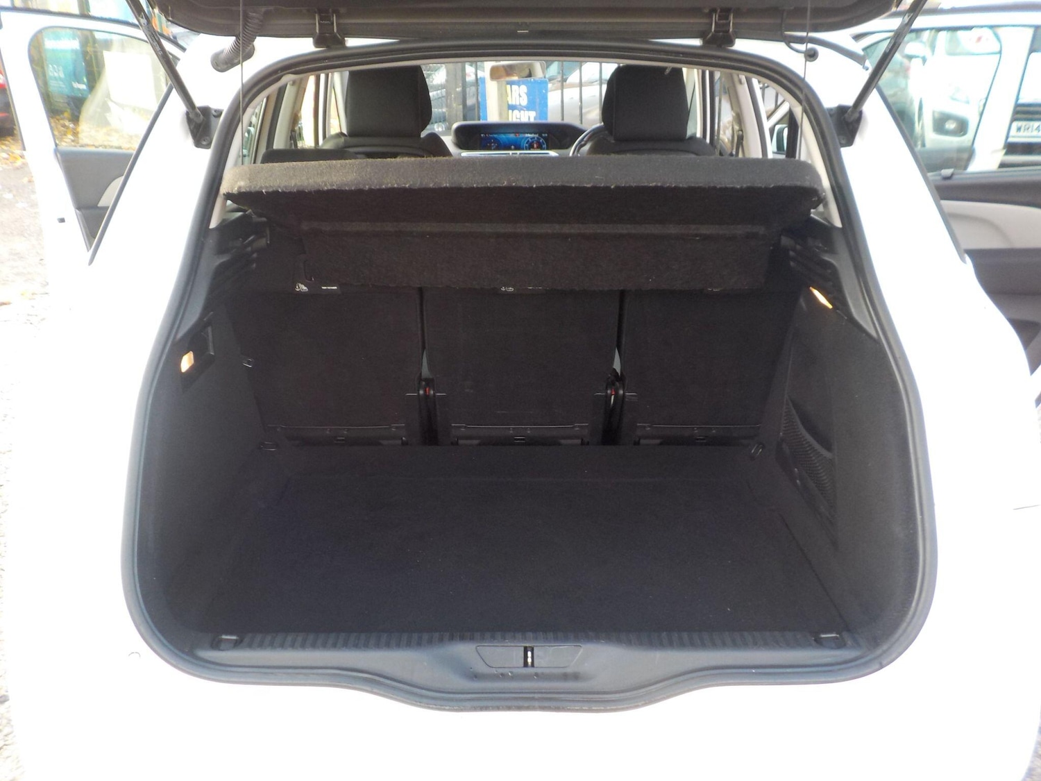 Used Citroen C4 Picasso 2014 for sale - 76498765: Photo 24