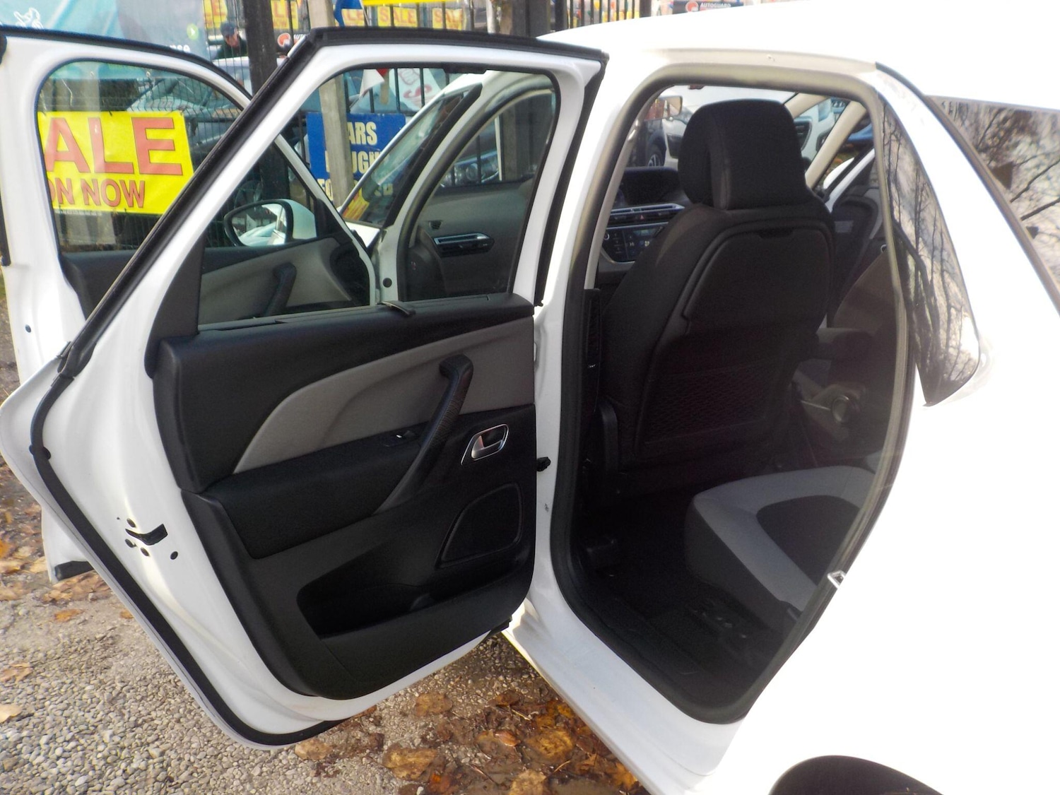Used Citroen C4 Picasso 2014 for sale - 76498765: Photo 27