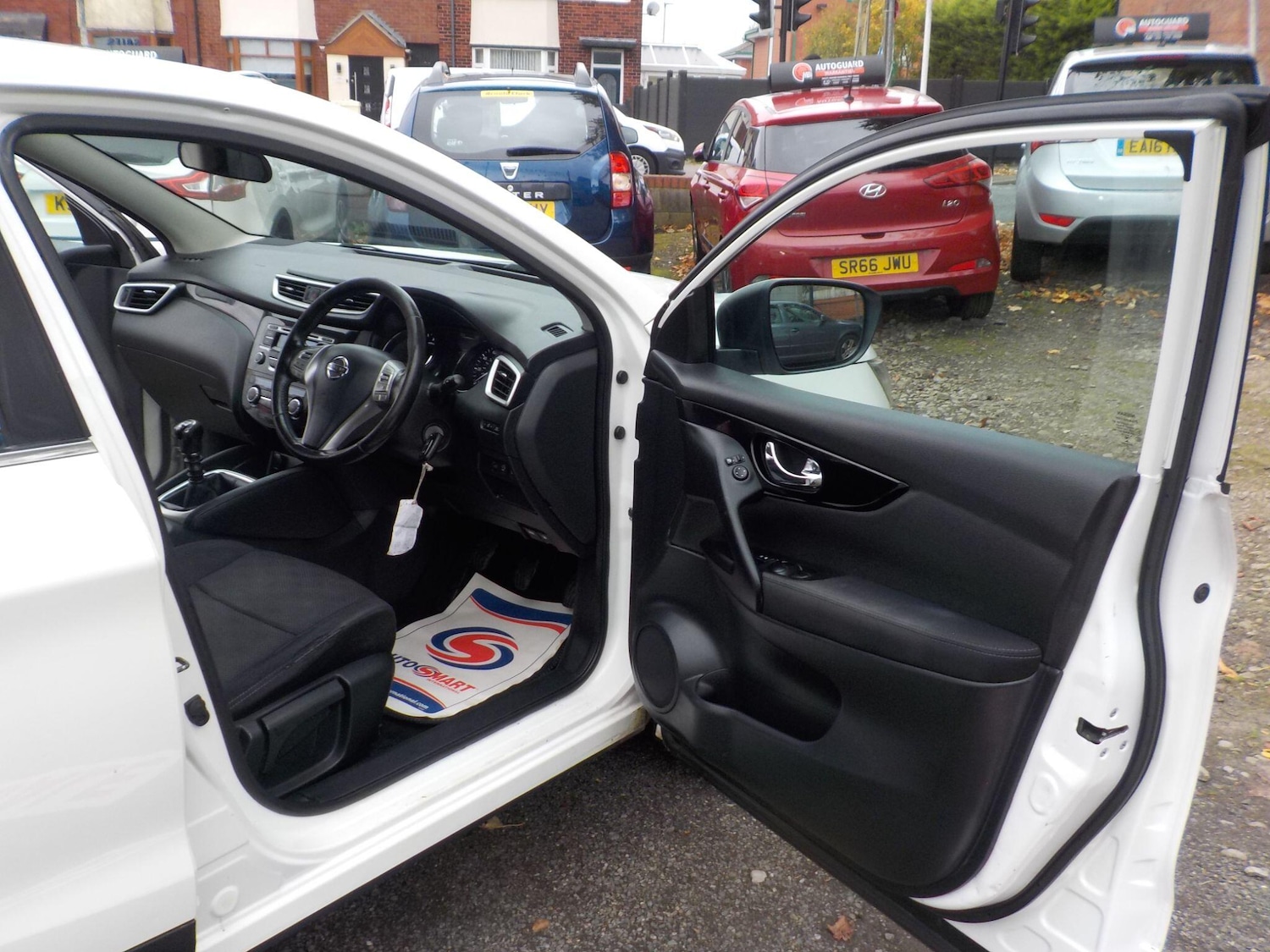 Used Nissan Qashqai 2014 for sale - 76239455: Photo 18