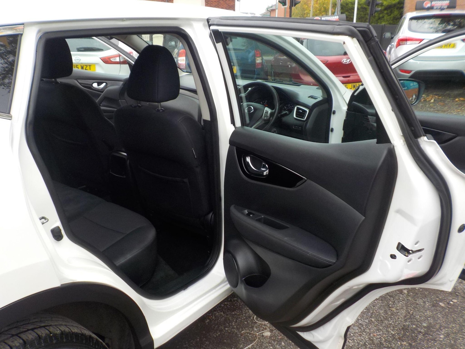 Used Nissan Qashqai 2014 for sale - 76239455: Photo 21
