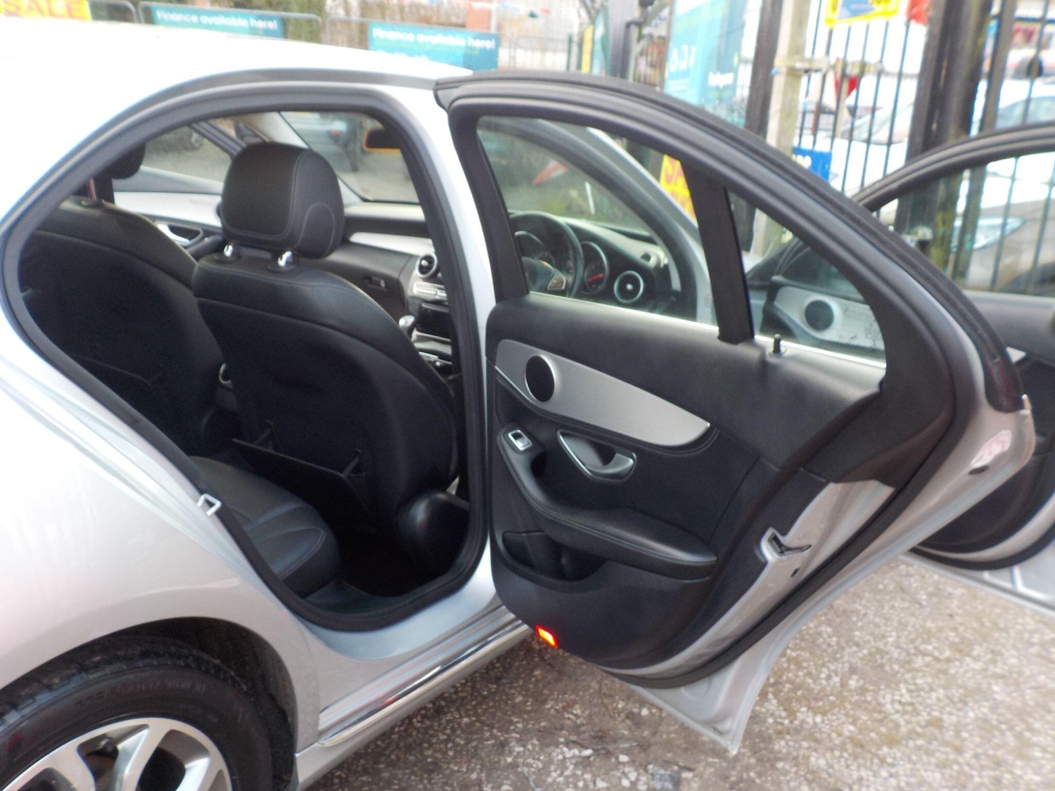 Used Mercedes-Benz C Class 2014 for sale - 77315360: Photo 23