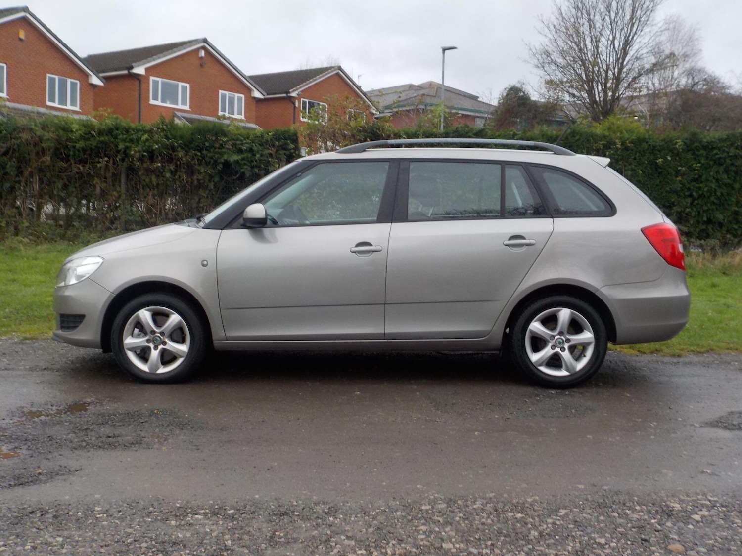 Used Skoda Fabia 2011 for sale - 76742337: Photo 2