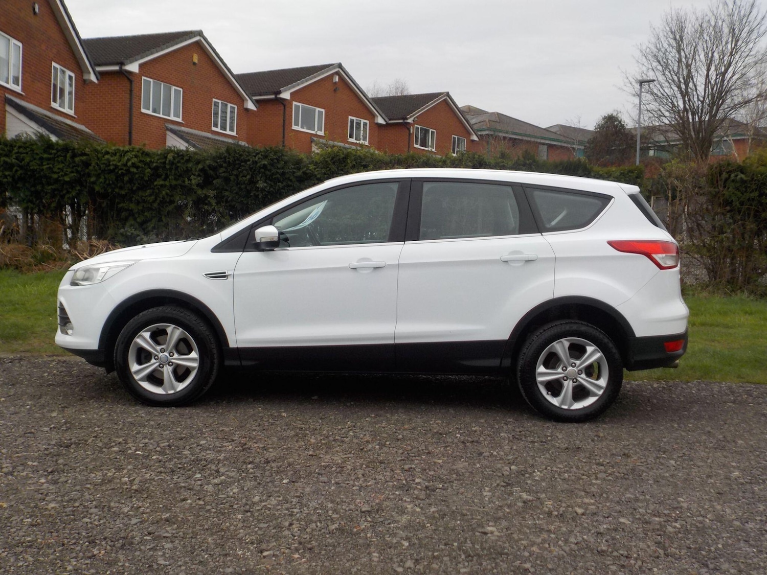 Used Ford Kuga 2015 for sale - 77993826: Photo 2