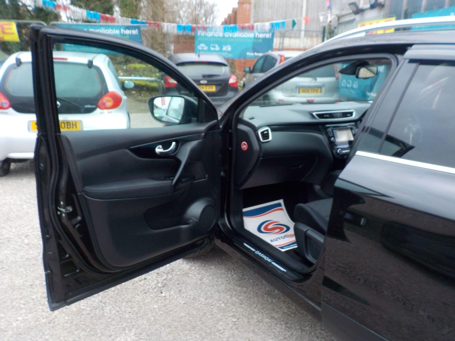 Used Nissan Qashqai 2015 for sale - 77794116: Photo 28