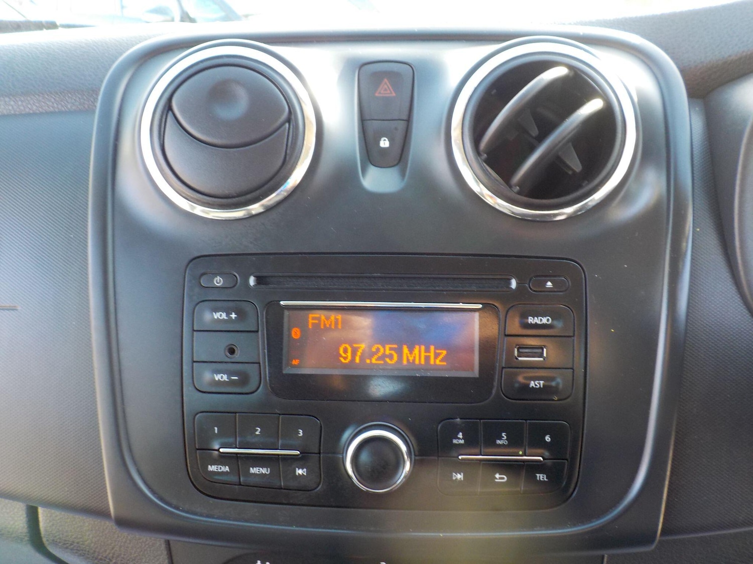 Used Dacia Sandero 2016 for sale - 77838809: Photo 13