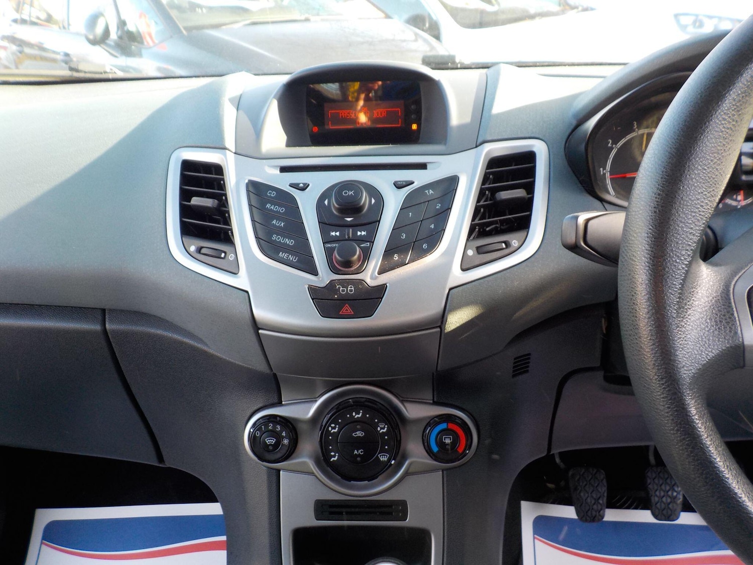 Used Ford Fiesta 2010 for sale - 77838865: Photo 13