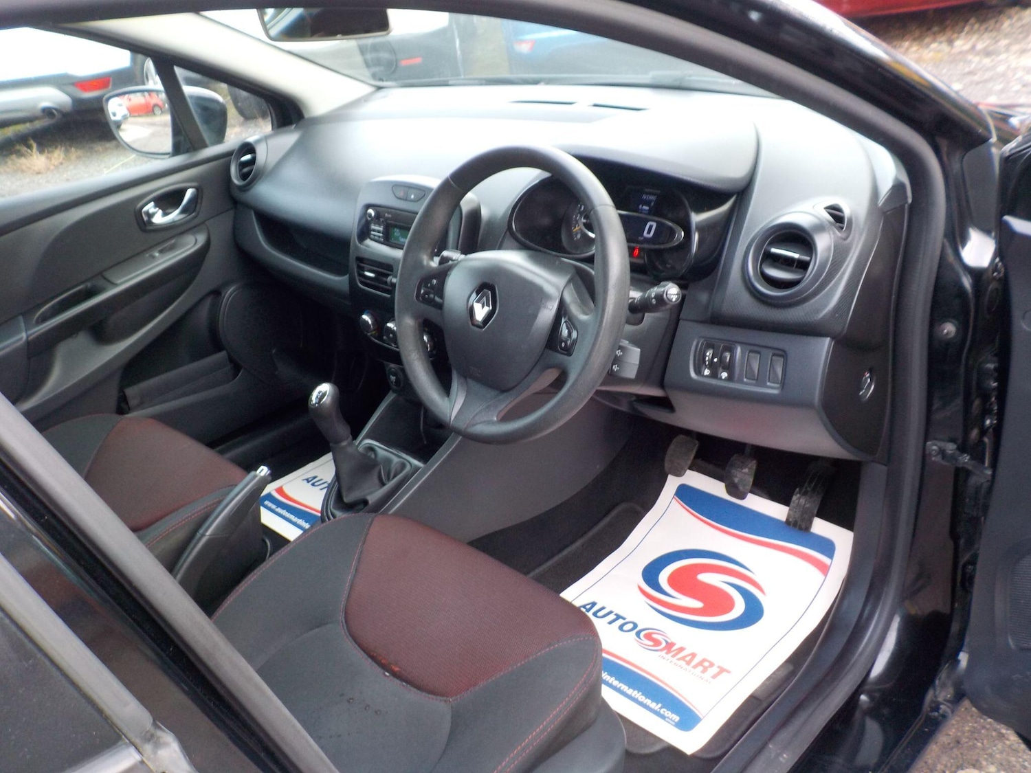 Used Renault Clio 2013 for sale - 77331059: Photo 10