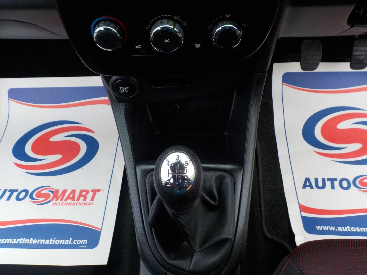 Used Renault Clio 2013 for sale - 77331059: Photo 15