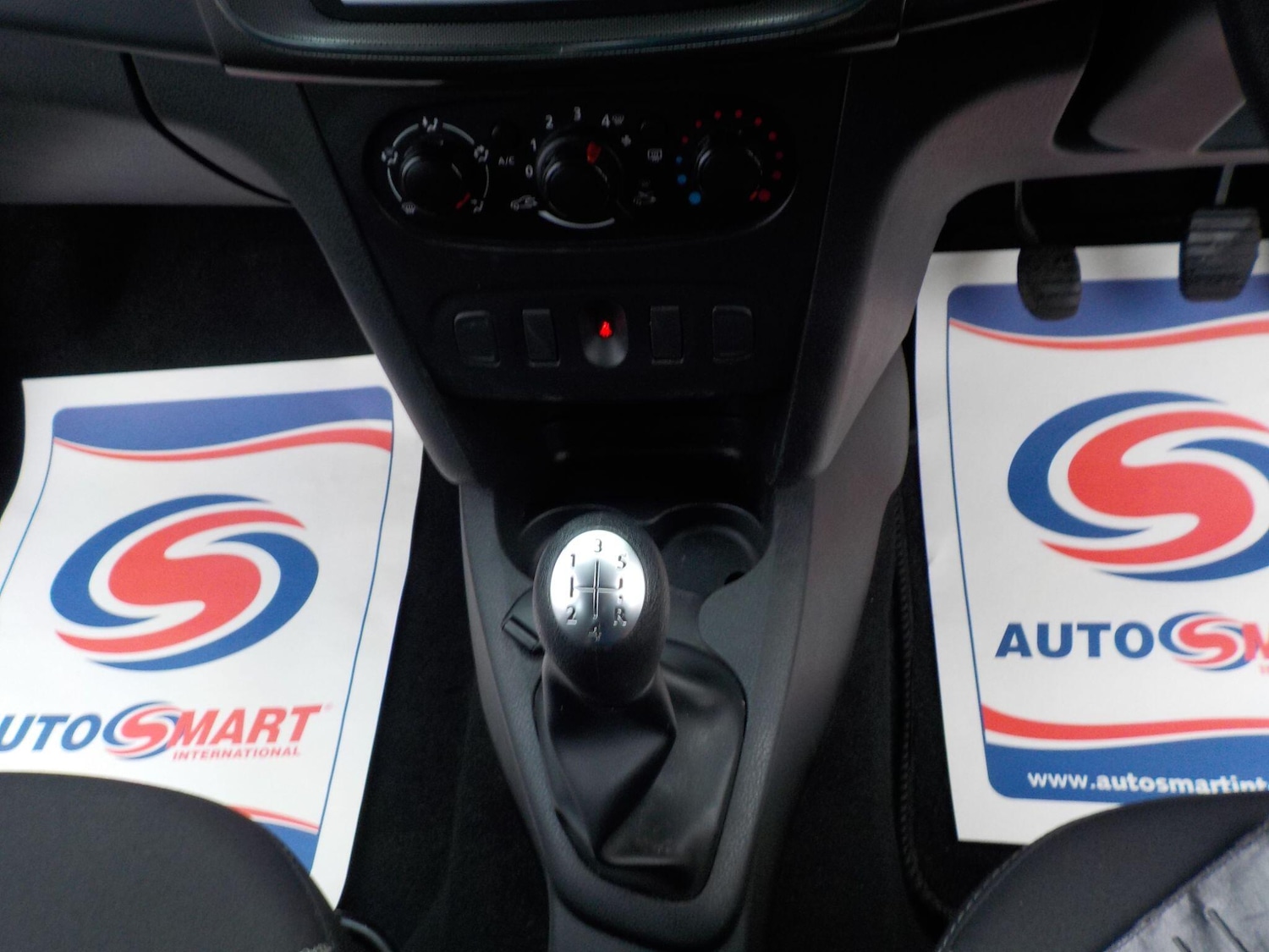 Used Dacia Sandero Stepway 2017 for sale - 77455803: Photo 16