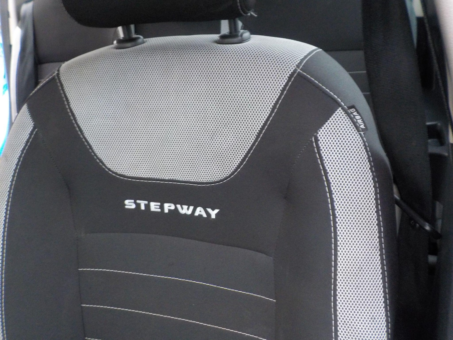 Used Dacia Sandero Stepway 2017 for sale - 77455803: Photo 30