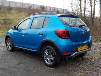 Used Dacia Sandero Stepway 2017 for sale - 77455803: Photo
