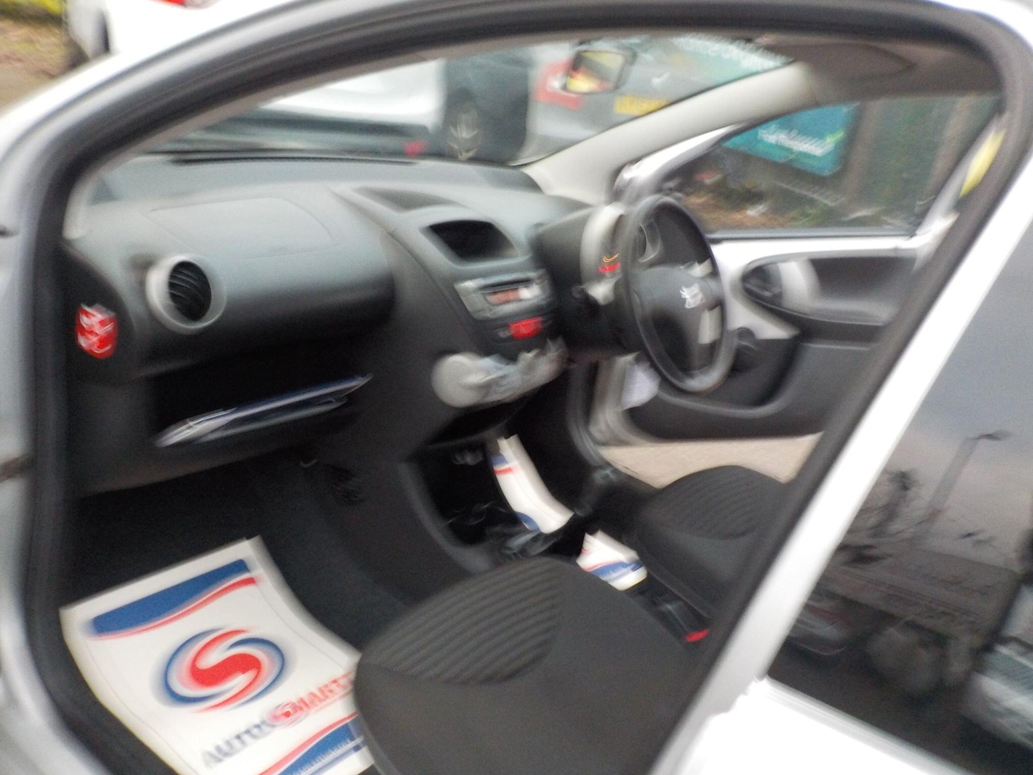 Used Peugeot 107 2012 for sale - 77633533: Photo 11