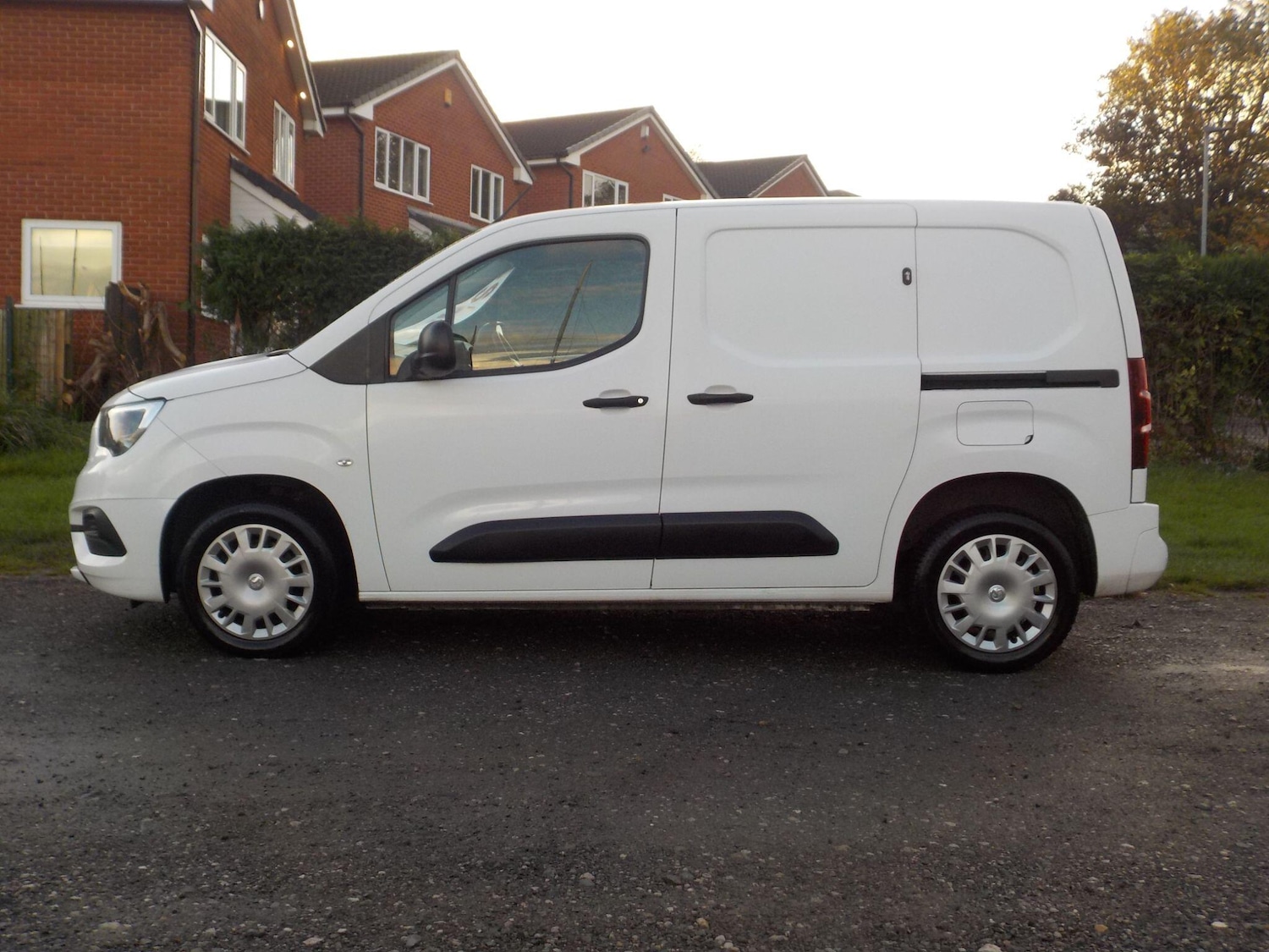 Used Vauxhall Combo 2020 for sale - 76432558: Photo 2