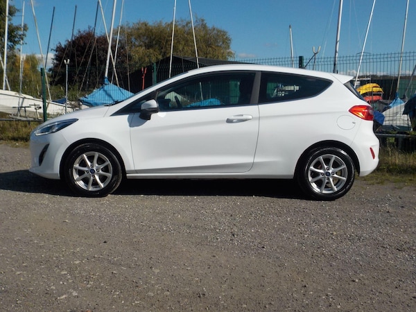 Used Ford Fiesta 2017 for sale - 76072209: Photo 2