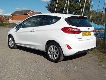 Used Ford Fiesta 2017 for sale - 76072209: Photo 3