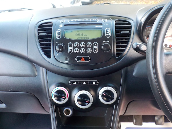 Used Hyundai i10 2009 for sale - 76073135: Photo 13