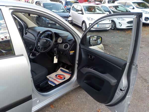 Used Hyundai i10 2009 for sale - 76073135: Photo 17