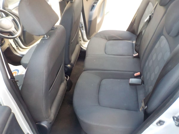 Used Hyundai i10 2009 for sale - 76073135: Photo 25