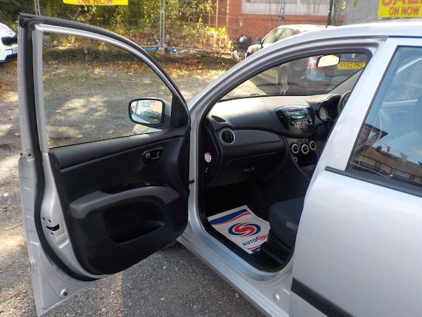 Used Hyundai i10 2009 for sale - 76073135: Photo 26
