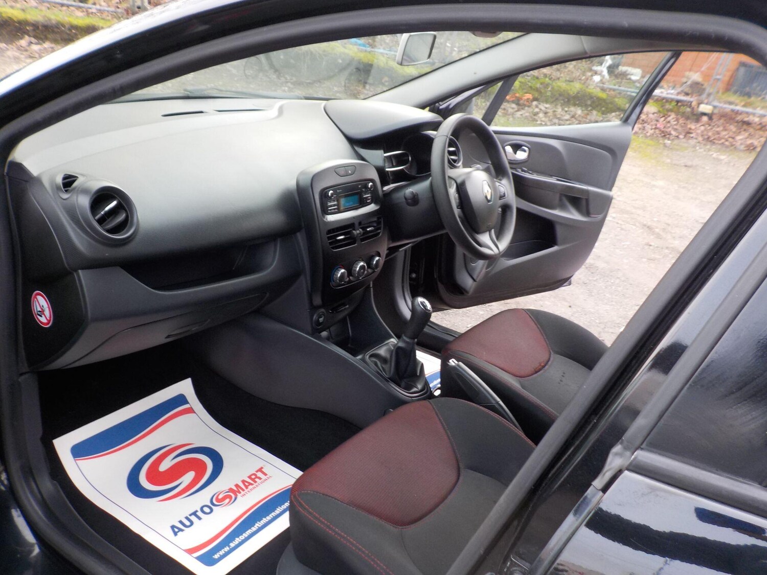 Used Renault Clio for sale - 77586760: Photo 11