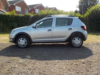 Used Dacia Sandero Stepway 2014 for sale - 79269132: Photo