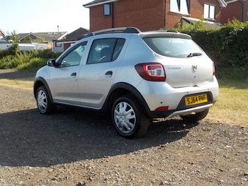 Used Dacia Sandero Stepway 2014 for sale - 79269132: Photo