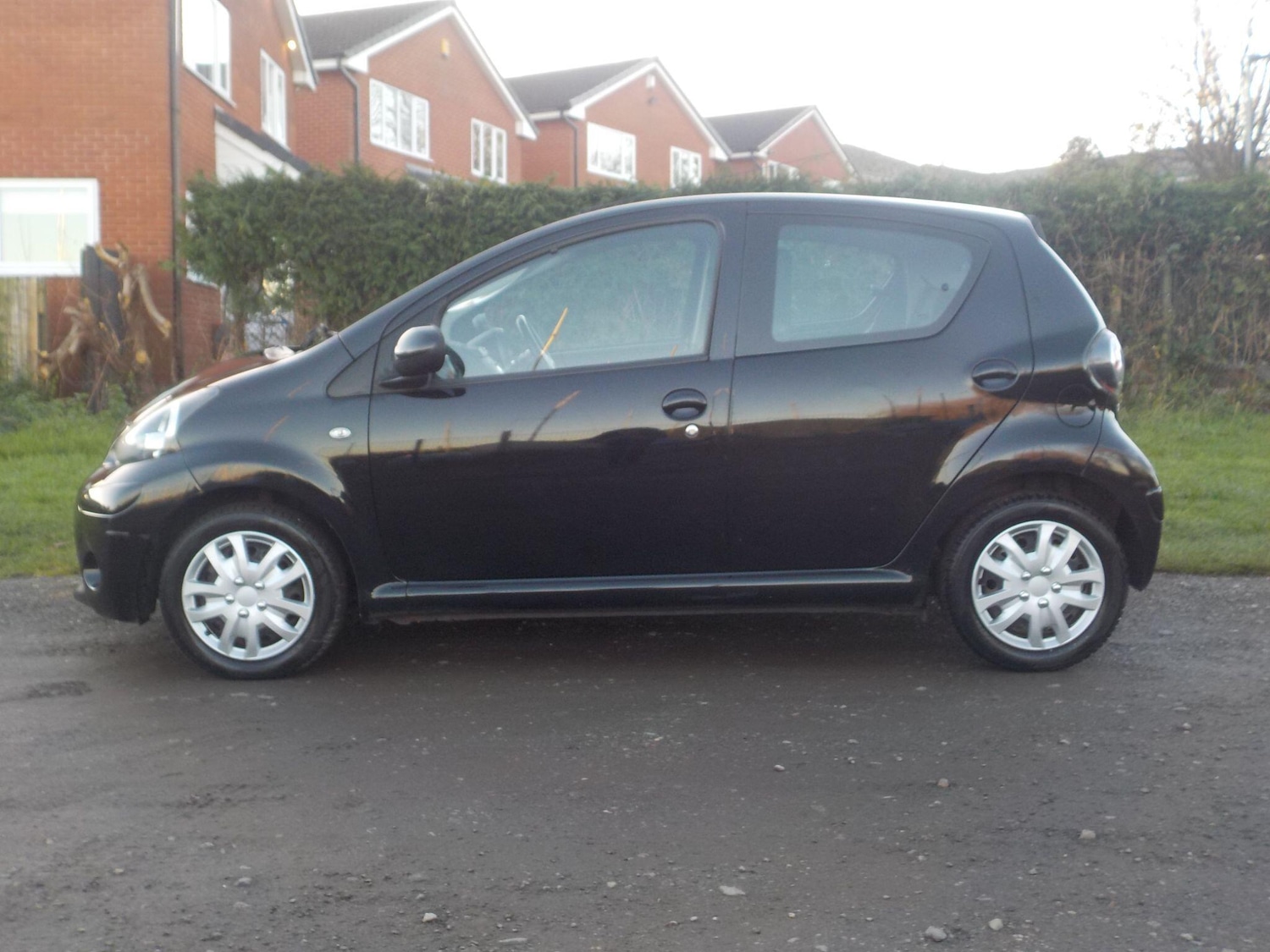 Used Toyota AYGO 2014 for sale - 76700685: Photo 2