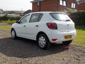 Used Dacia Sandero 2017 for sale - 78982205: Photo