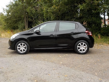 Used Peugeot 208 2014 for sale - 79279747: Photo