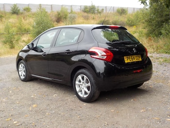Used Peugeot 208 2014 for sale - 79279747: Photo