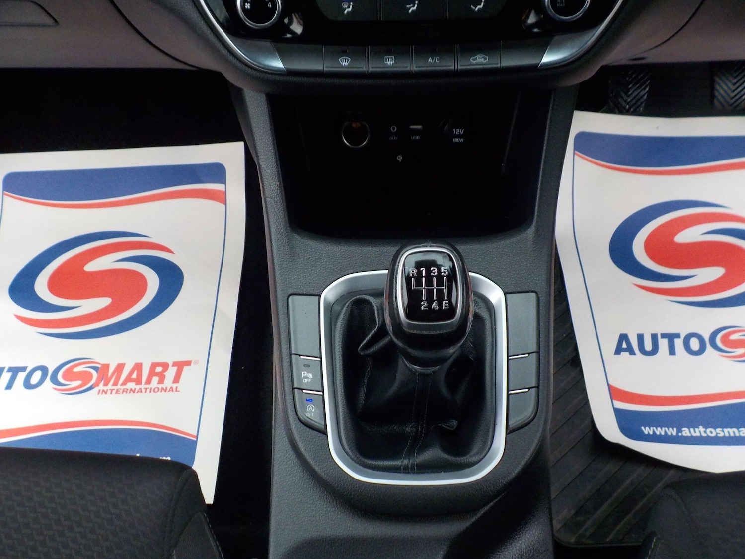 Used Hyundai i30 2017 for sale - 76994212: Photo 15