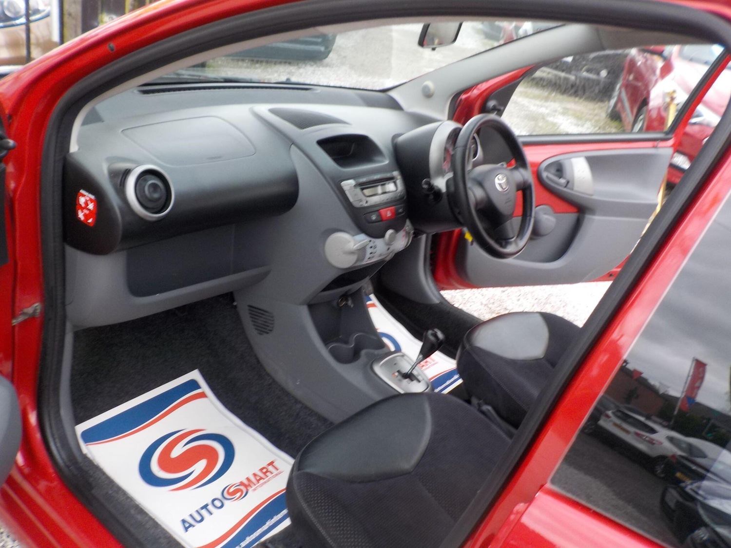 Used Toyota AYGO 2011 for sale - 78072938: Photo 11