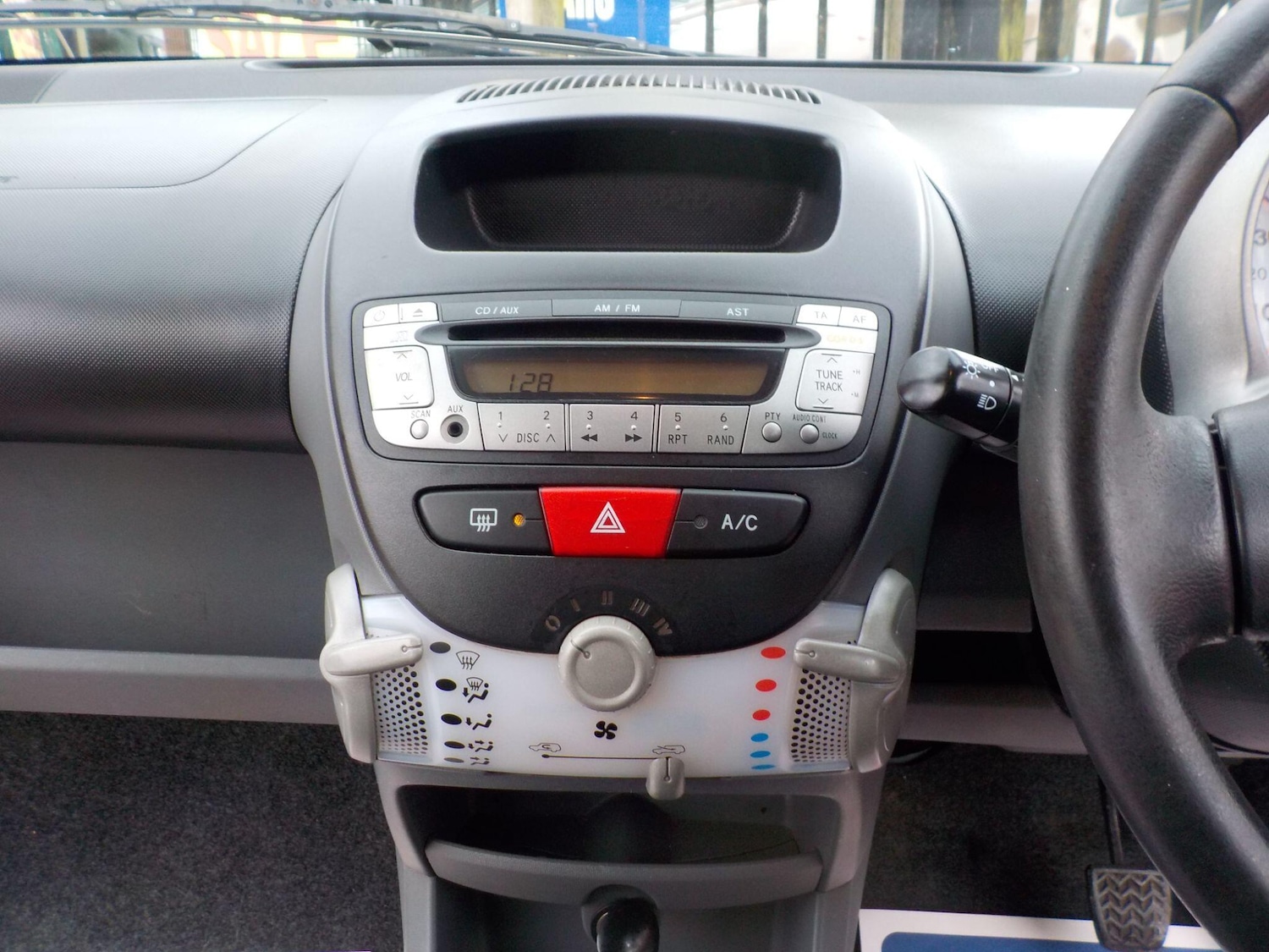 Used Toyota AYGO 2011 for sale - 78072938: Photo 13