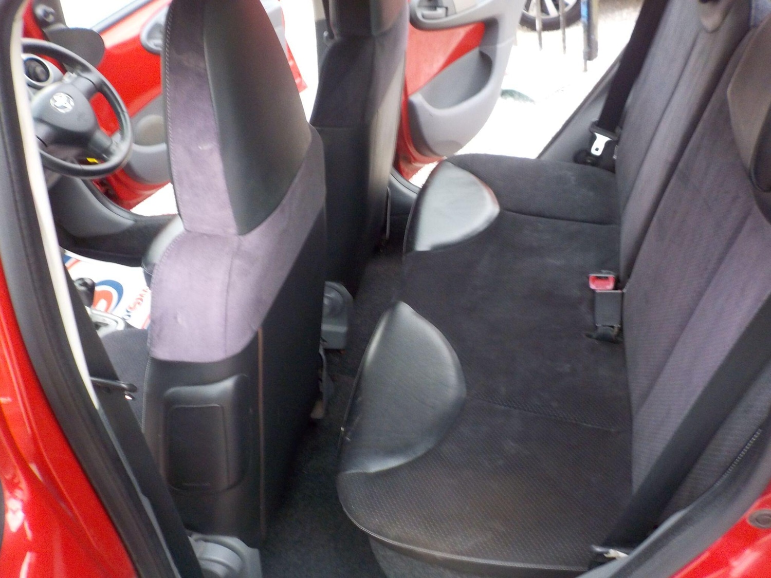 Used Toyota AYGO 2011 for sale - 78072938: Photo 26