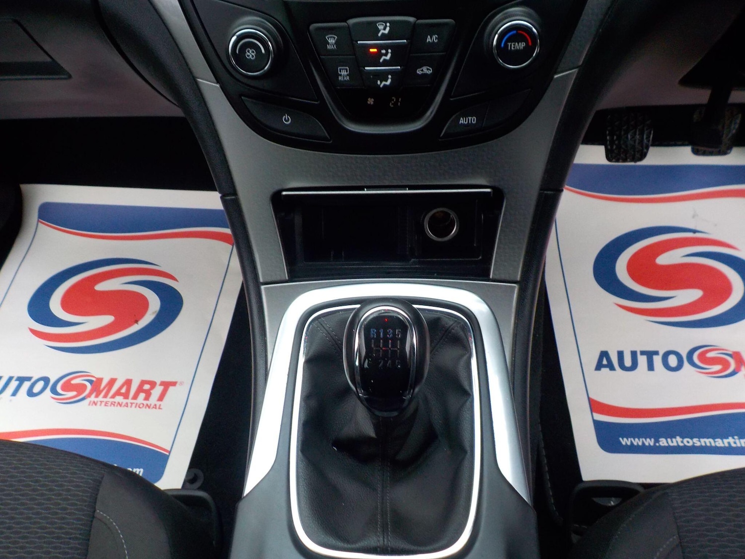 Used Vauxhall Insignia 2017 for sale - 77625771: Photo 15