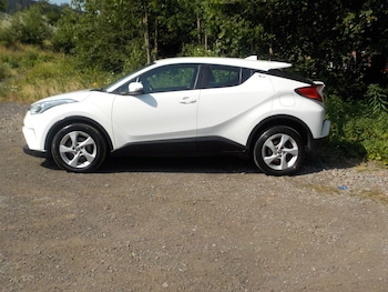 Used Toyota C-HR 2017 for sale - 79388166: Photo