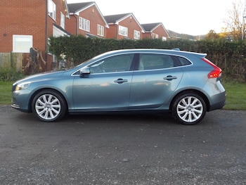 Used Volvo V40 2014 for sale - 76992317: Photo