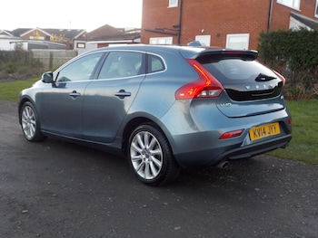 Used Volvo V40 2014 for sale - 76992317: Photo