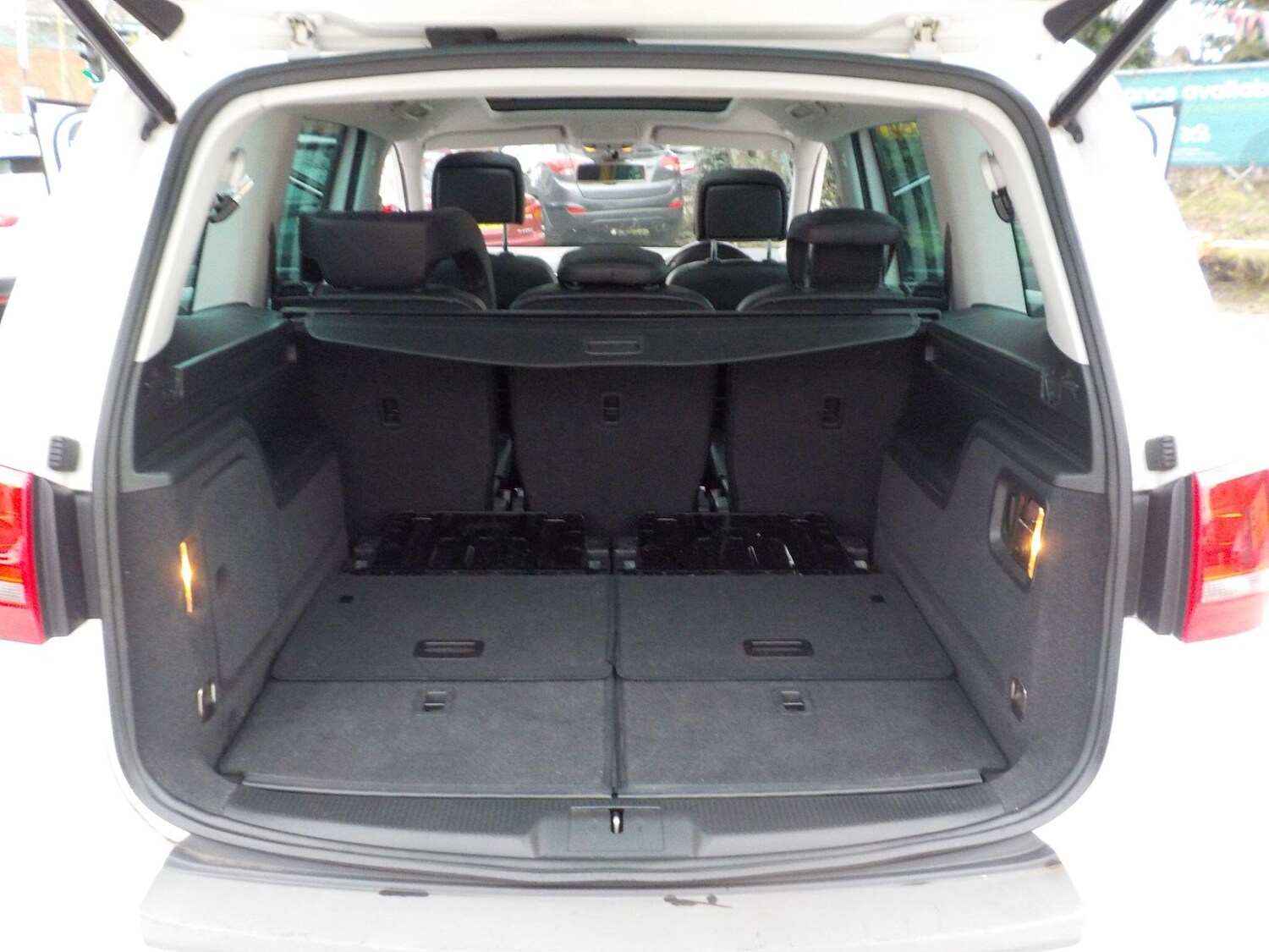 Used Volkswagen Sharan 2014 for sale - 77839770: Photo 24