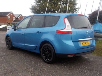 Used Renault Grand Scenic 2014 for sale - 76992029: Photo