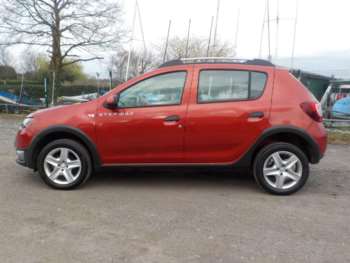 Used Dacia Sandero Stepway 2014 for sale - 74120419: Photo